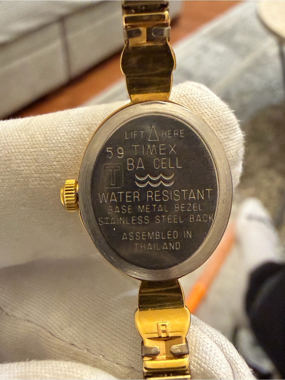 Vintage Timex Ladies Watch Gold Tone Oval Cocktail Dress Quartz Expansion Band - Picture 12 of 12